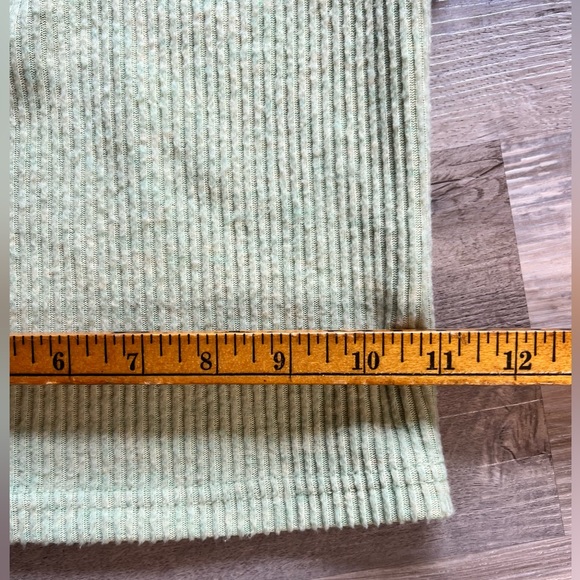 Forever 21 : Sage green ribbed cropped tank - Picture 6 of 7